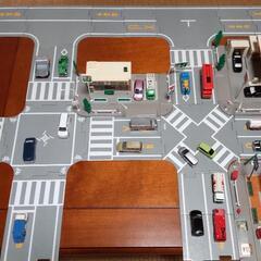 トミカのセットとミニカーの画像