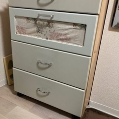 洋服タンス差し上げます。