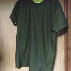 緑色Tシャツ