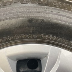 無料　ハイエース　タイヤ　鉄ホイール　ホイールカバー　ナットの画像