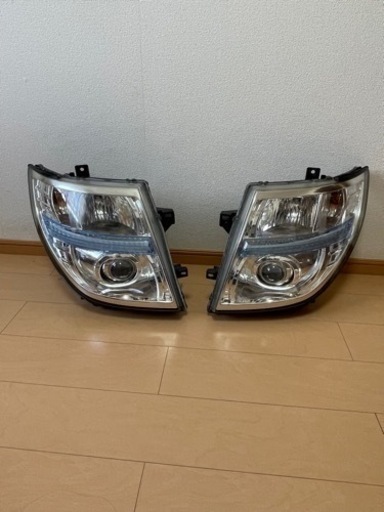 エルグランドE51系ヘッドライト左右　ジャンク