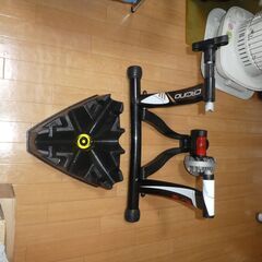 Elite Chrono  自転車屋内トレーナーとレベリングブロ...