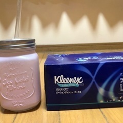 ガラスのコップ（ストロー付）の画像