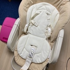 電動ハイローチェアとオムツのゴミ箱