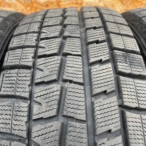 ほぼ新品　DUNLOP WM01 215/60R16 スタッドレス  タイヤ　2018年製