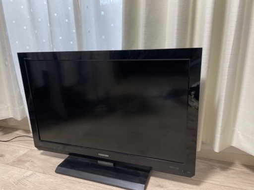 テレビ　　32型　リモコン付き　TOSHIBA　REGZA