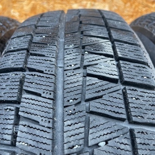 バリ山　BRIDGESTONE REVOGZ 185/65R15 スタッドレス  タイヤ　2016年製