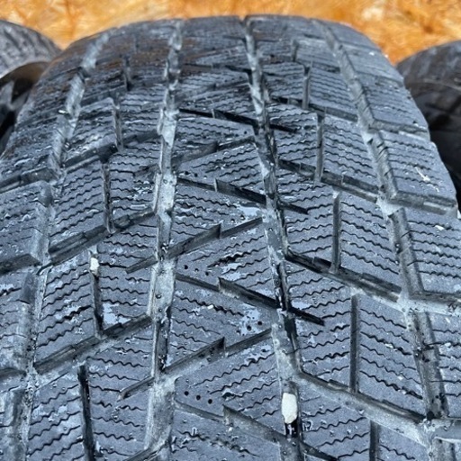 バリ山　BRIDGESTONE DM-V1 245/70R16 スタッドレス  タイヤ　2013年製