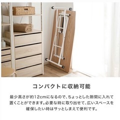 高さ調節可能な昇降 テーブルの画像