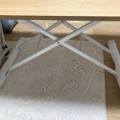 高さ調節可能な昇降 テーブルの画像