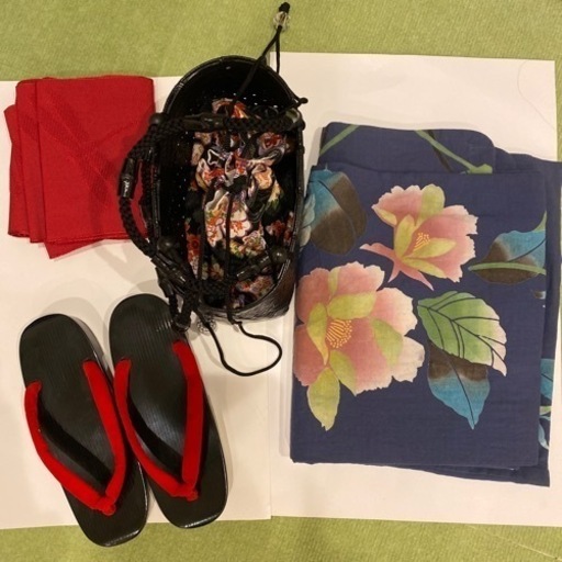 浴衣、ゆかた、着物、和装、和服、赤帯、下駄、花柄