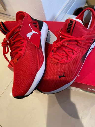 PUMAスニーカー