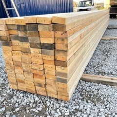 売り切れ🙇‍♂️☆大量材木2×4☆ 4.87m 約800kgの画像