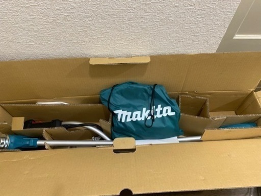 マキタ 充電式草刈機18V 刈込幅230mmチップソー付 Uハンドル分割棹 バッテリ充電器別売 MUR191UDZ