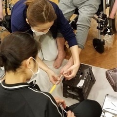 高齢者フットケア、足の爪切りボランティア - 手伝って/助けて