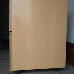 ３段引出し収納　コロコロ足付きの画像