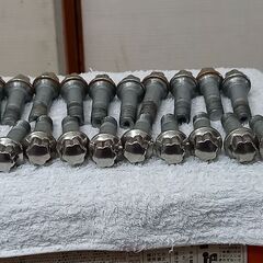 ベンツ純正ホイル取付用ボルト　純正品　M14 首下43㎜ 20本セットの画像