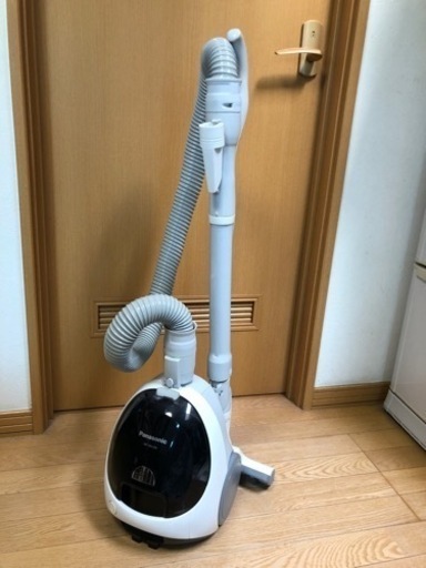【お値下げ】モノクロでスムーズな掃除機