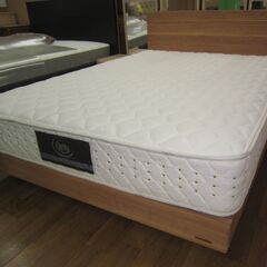 R215 高級Francebed＆Serta ダブルベッド、幅140cm 美品