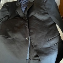 スーツや服、小物等たくさんあります。(終了)