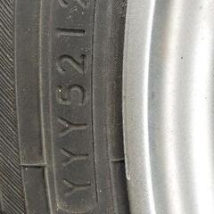 軽自動車　スタッドレスタイヤ　溝ありの画像