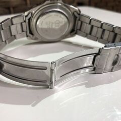 ジャンク アウディ PRO-MASTER プロマスター クォーツ メンズ腕時計 赤文字盤 3針 動作未確認 Audi ☆ 札幌市 白石区 東札幌 ☆ アウトレットモノハウスの画像