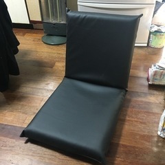 黒リクライニングシート　