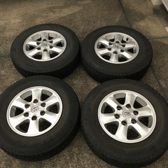 トヨタ純正15インチアルミホイールとスタッドレスタイヤ