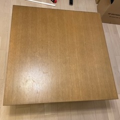 テレビドラマで使われているアルモニア（Armonia）のローテーブル