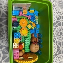 値下げ　おおきな観覧車のくるくる遊園地ブロックバケツ& アンパンマンハッピーブロックボックス 100の画像