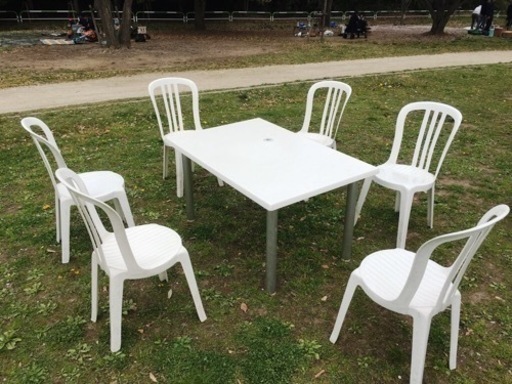 配送可(佐川220サイズ)テラスお庭に、白のガーデンテーブル