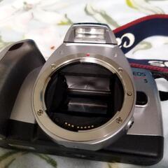 早い者勝ち！35mmフィルム式キヤノン EOS Kiss5 EF28-90mm レンズセット新品電池付きの画像