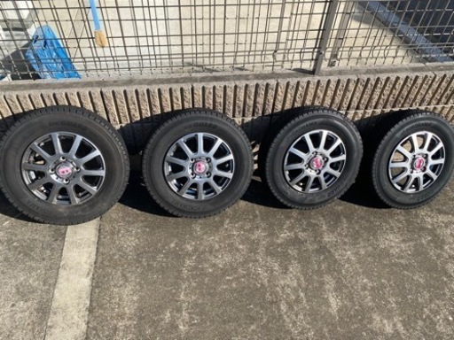 スタッドレスタイヤ　ホイール付き　ヨコハマタイヤ