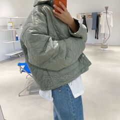 （激安）値下げしました（新品）女性アウター、クロップパッティングの画像