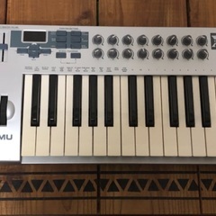 MIDIキーボード