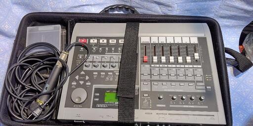 マルチトラックデジタルディスクレコーダー  ROLAND  VS-840