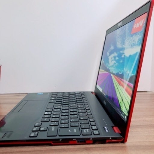 鮮やかな789gレッドPC☆気分転換にたまにはカフェでお仕事しませんか？