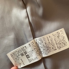 BEAMSのグレーのコートの画像
