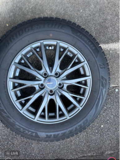 受け渡し決まりました。値下げしました。プリウスなどに ブリザック スタッドレス