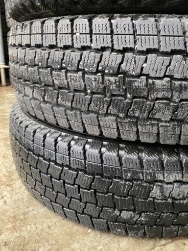 ■脱着組み換え工賃込み☆ハイエース　キャラバン　バリ溝スタッドレス195/80r15 107/105l lt