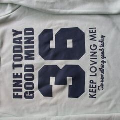 【最終処分】　タグ付き(未着用)       裏起毛　子供服　１４０　キッズ　暖か素材　長袖　トレーナーの画像