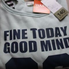 【最終処分】　タグ付き(未着用)       裏起毛　子供服　１４０　キッズ　暖か素材　長袖　トレーナーの画像