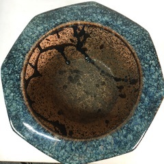 大きめ　火鉢　　じわじわ水漏れします。　玄関飾り　鉢植え等に。の画像