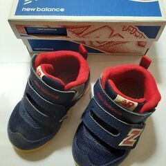 【美品】ニューバランス 子供靴