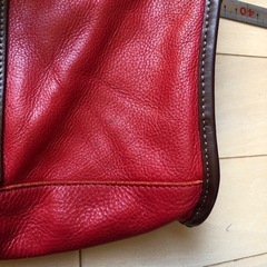 赤本革ショルダーバックの画像
