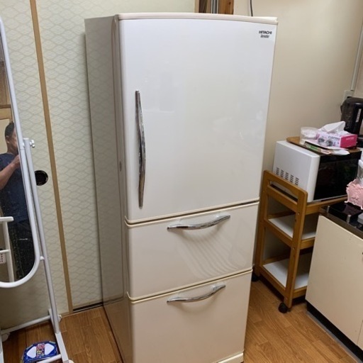 HITACHI 3ドア冷蔵庫265L 2012年　ベージュ