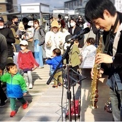 屋台 フリマ マルシェ フードコート 音楽パフォーマンス