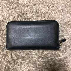 プラダの長財布の画像