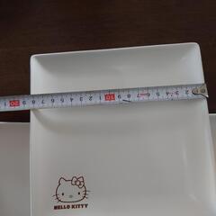 ハローキティ角皿の画像