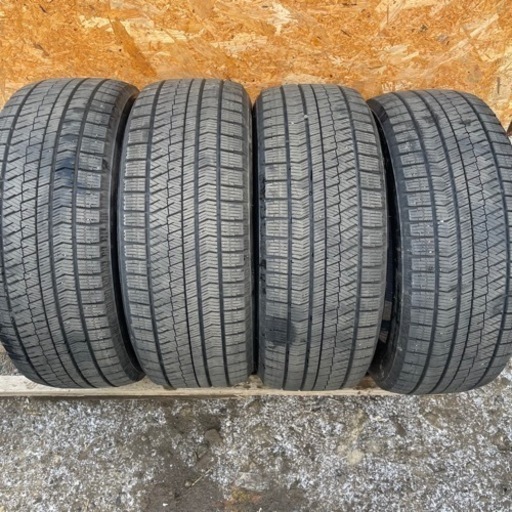 超極上タイヤ　BRIDGESTONE VRX2 225/50R18 スタッドレス  タイヤ　2017年製